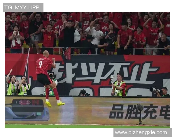 成都足球队灵活性变革引发热议助力球队崛起与发展